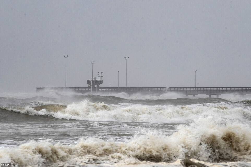Ураган "Ханна" досяг узбережжя Техасу в США
