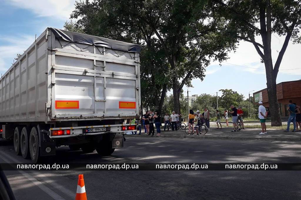 В Павлограде пешеход погиб под колесами грузовика