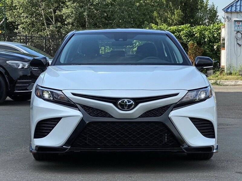 Toyota Camry TRD, яку продають в Україні.