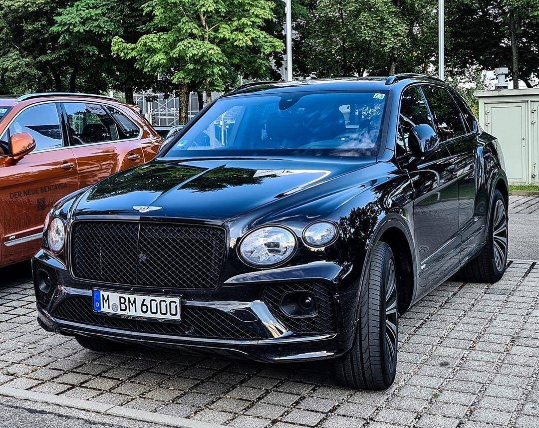 Benyley Bentayga 2021, которая уже в Украине.