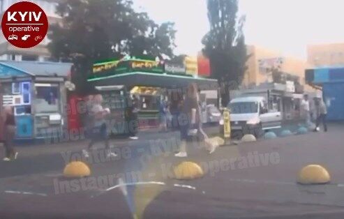 Водитель избил пешехода в Киеве.
