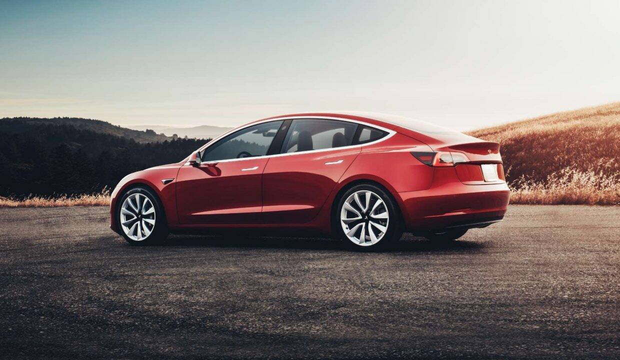 Tesla зацікавлена в більш високих продажах. Для цього необхідний дешевий електромобіль.