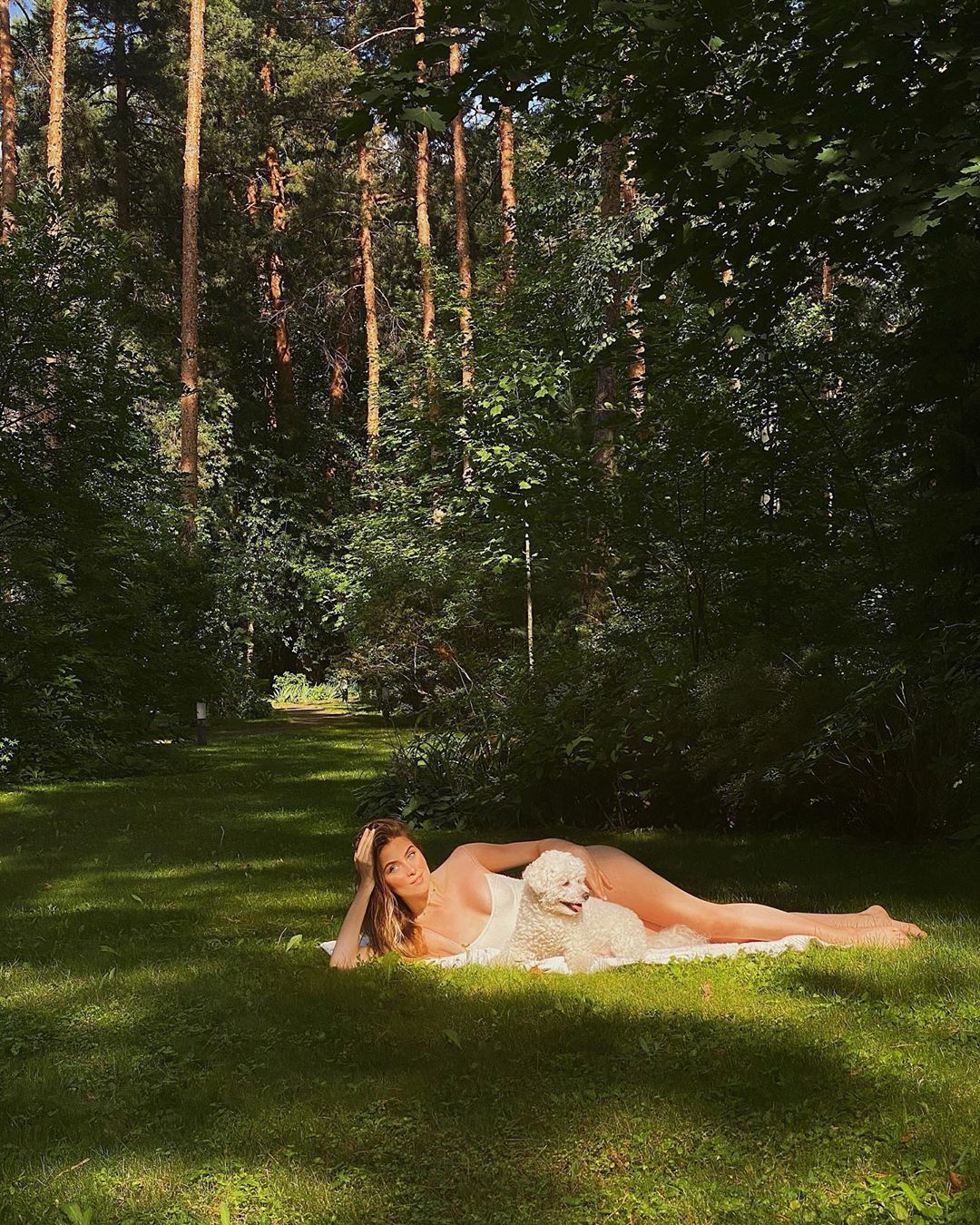 Соня Евдокименко в откровенном купальнике (Instagram Сони Евдокименко)