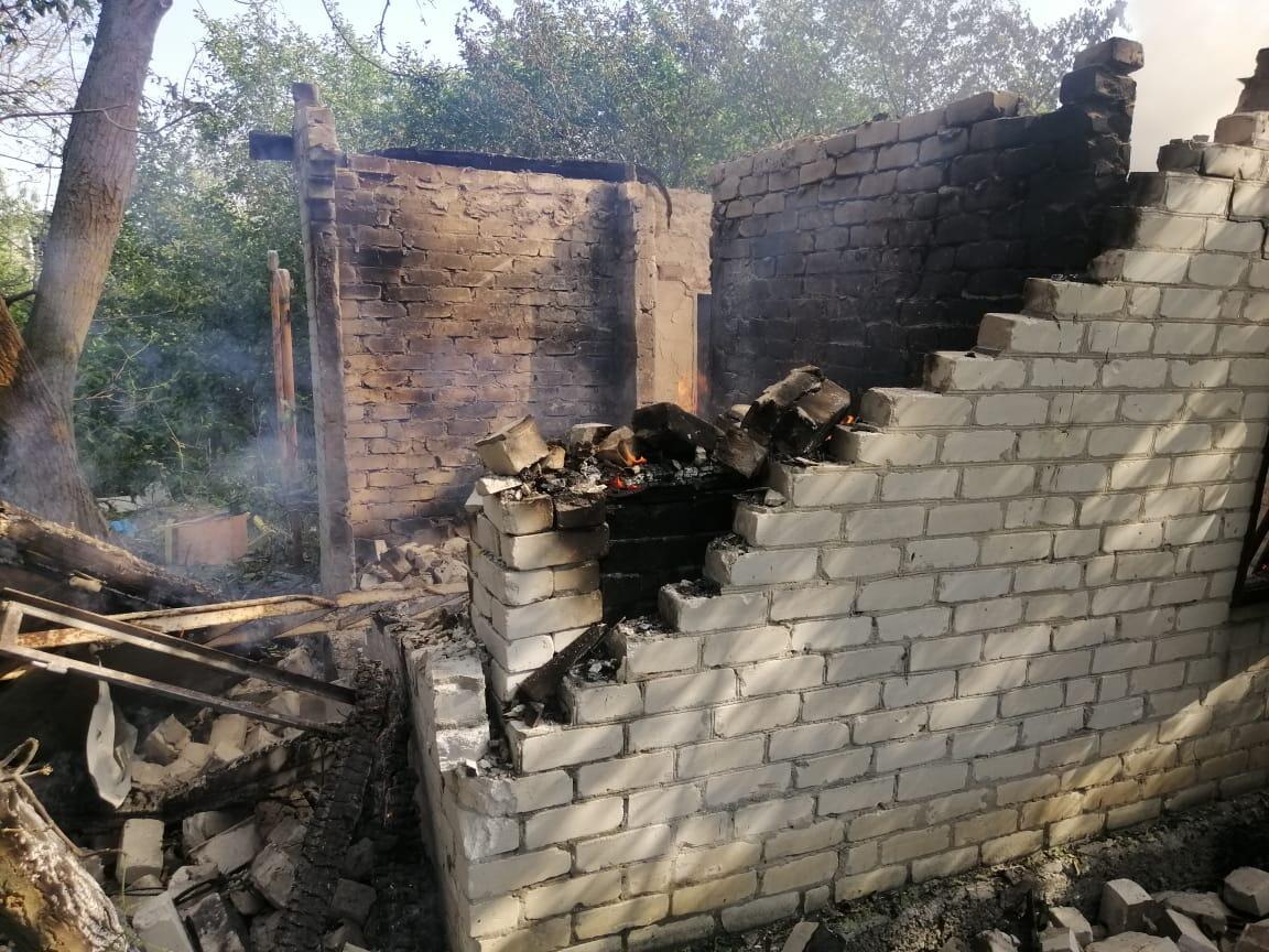 "ДНР" зруйнували два будинки в Авдіївці. Фото - Facebook штабу ООС