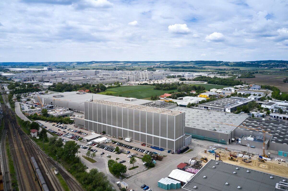 Завод BMW в Дінгольфінге. фото: