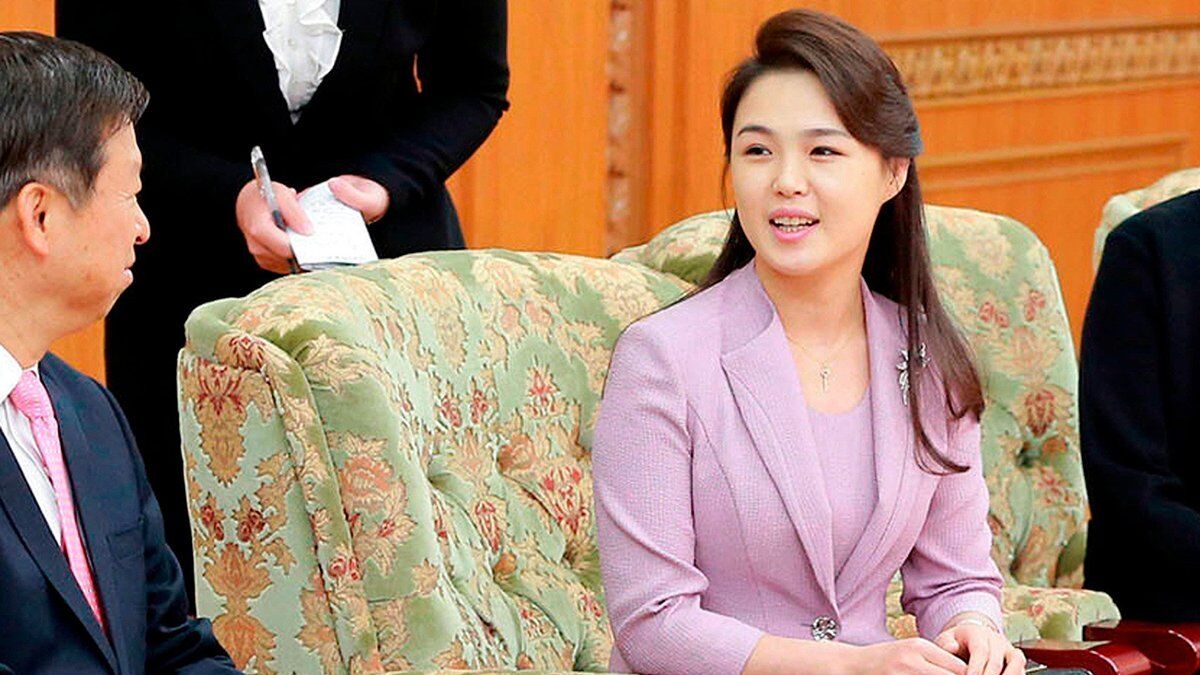 Предположительно, Ли Соль Чжу стала женой лидера КНДР в 2009 году