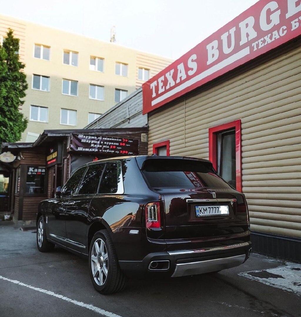 Rolls-Royce Cullinan, помічений в Житомирі;