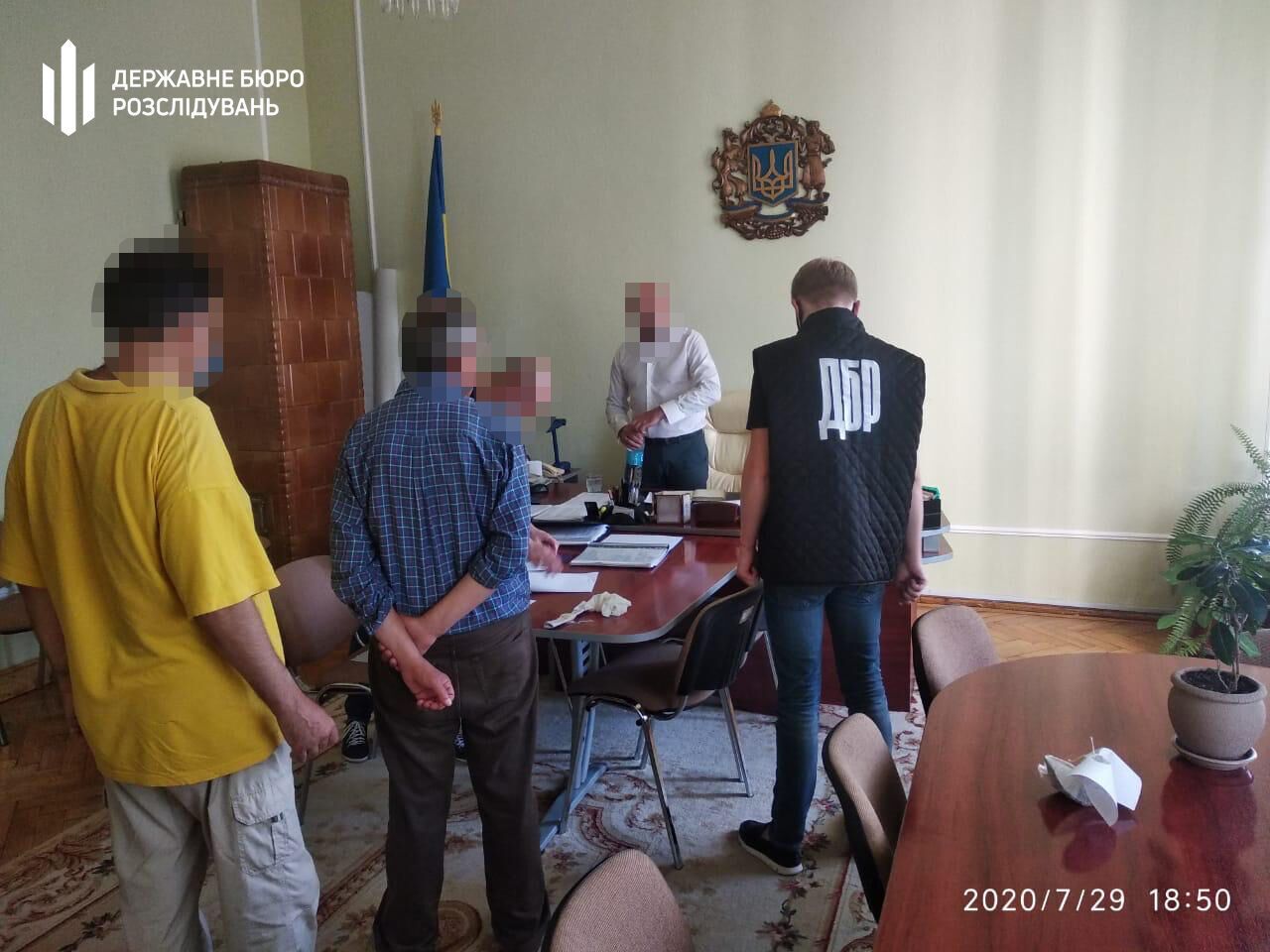 Чиновник Чернівецької ОДА погорів на хабарі
