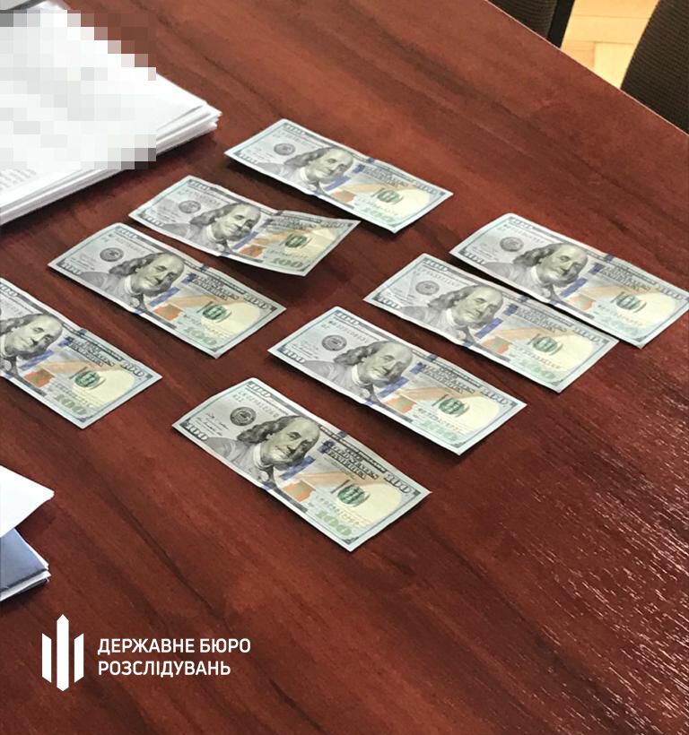 Чиновник Чернівецької ОДА погорів на хабарі