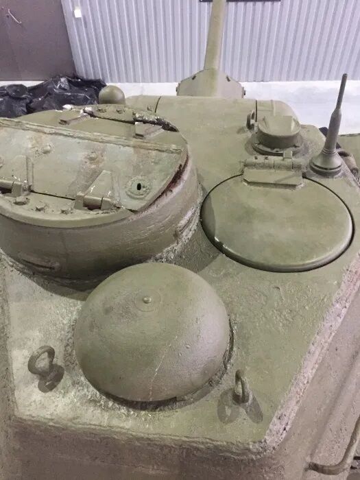 Танк Т-34-76, который продают за $50 000.