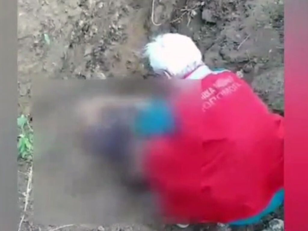 В Кривом Роге мужчину насмерть засыпало землей. Фото пресс-службы ГУ ГСЧС Украины в Днепропетровской области