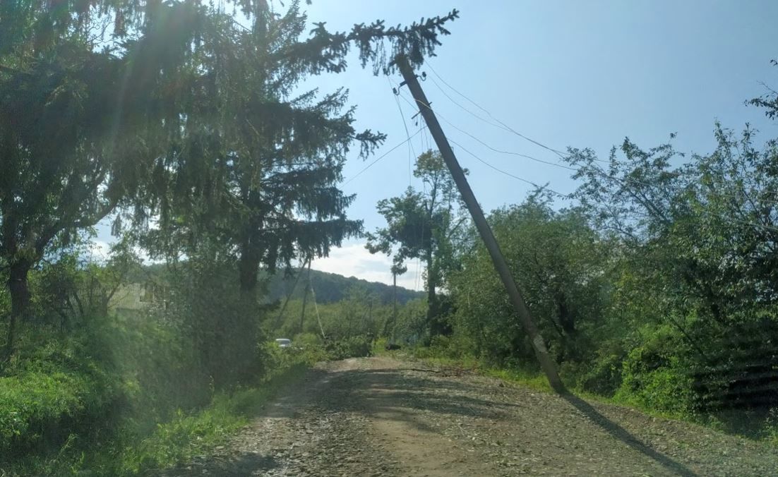 На Буковине пронесся ураган с градом