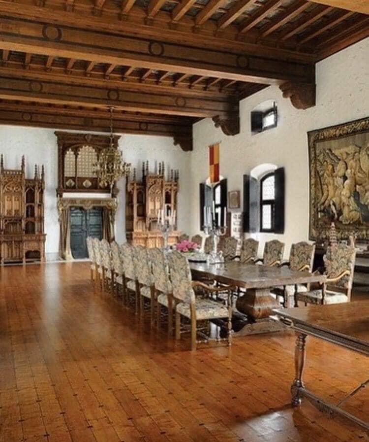 Подробности о семейной паре, которая защитила свой дом в США от протестующих