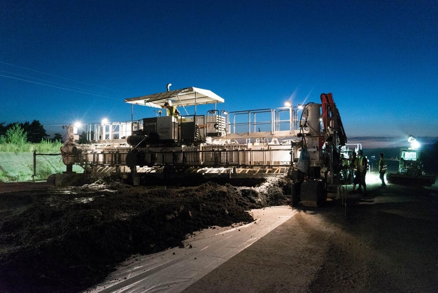 "Велике Будівництво" на трасі Дніпро-Решетилівка триває цілодобово