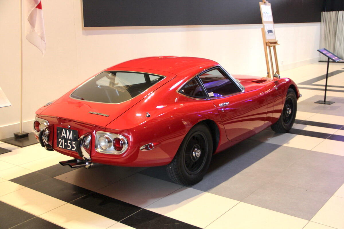 Toyota 2000GT в музее Louwman Collection в Гааге. Фото:
