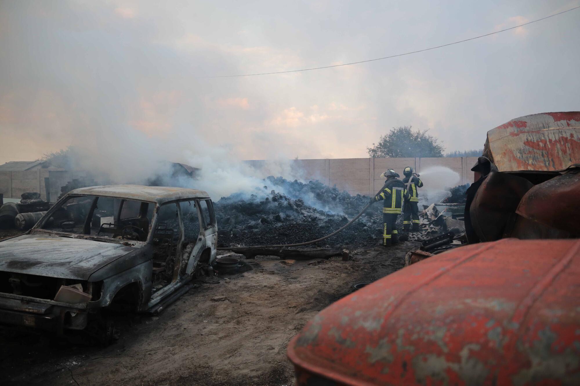 На ліквідацію пожежі на Луганщині залучені сили ДСНС з чотирьох областей України, ЗСУ та Нацполіція