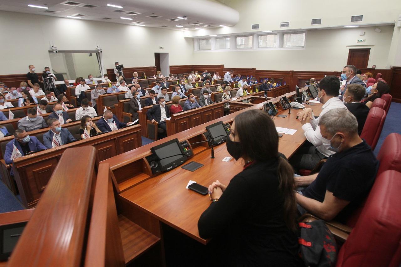 У Київраді зажадали від Зеленського зупинити репресії проти Порошенка та активістів