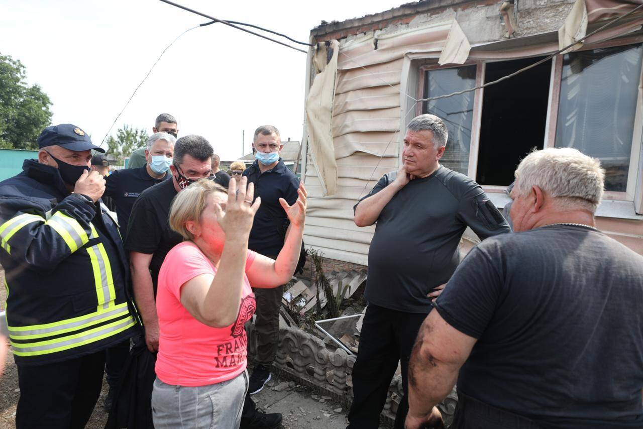 Пожежі на Луганщині забрали життя п'ятьох людей: у ліквідації задіяли авіацію. Фото та відео