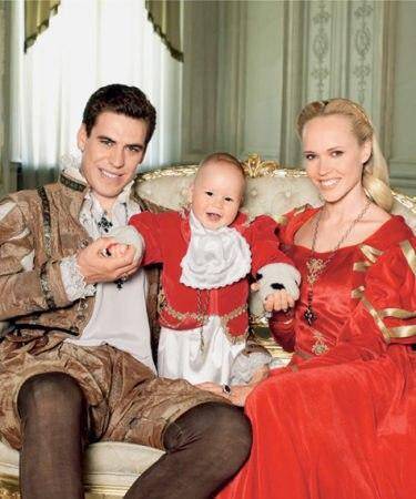 Дмитрий Дюжев с женой и старшим сыном Иваном