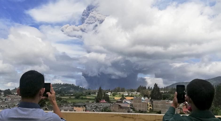 В Індонезії "прокинувся" вулкан Сінабунг