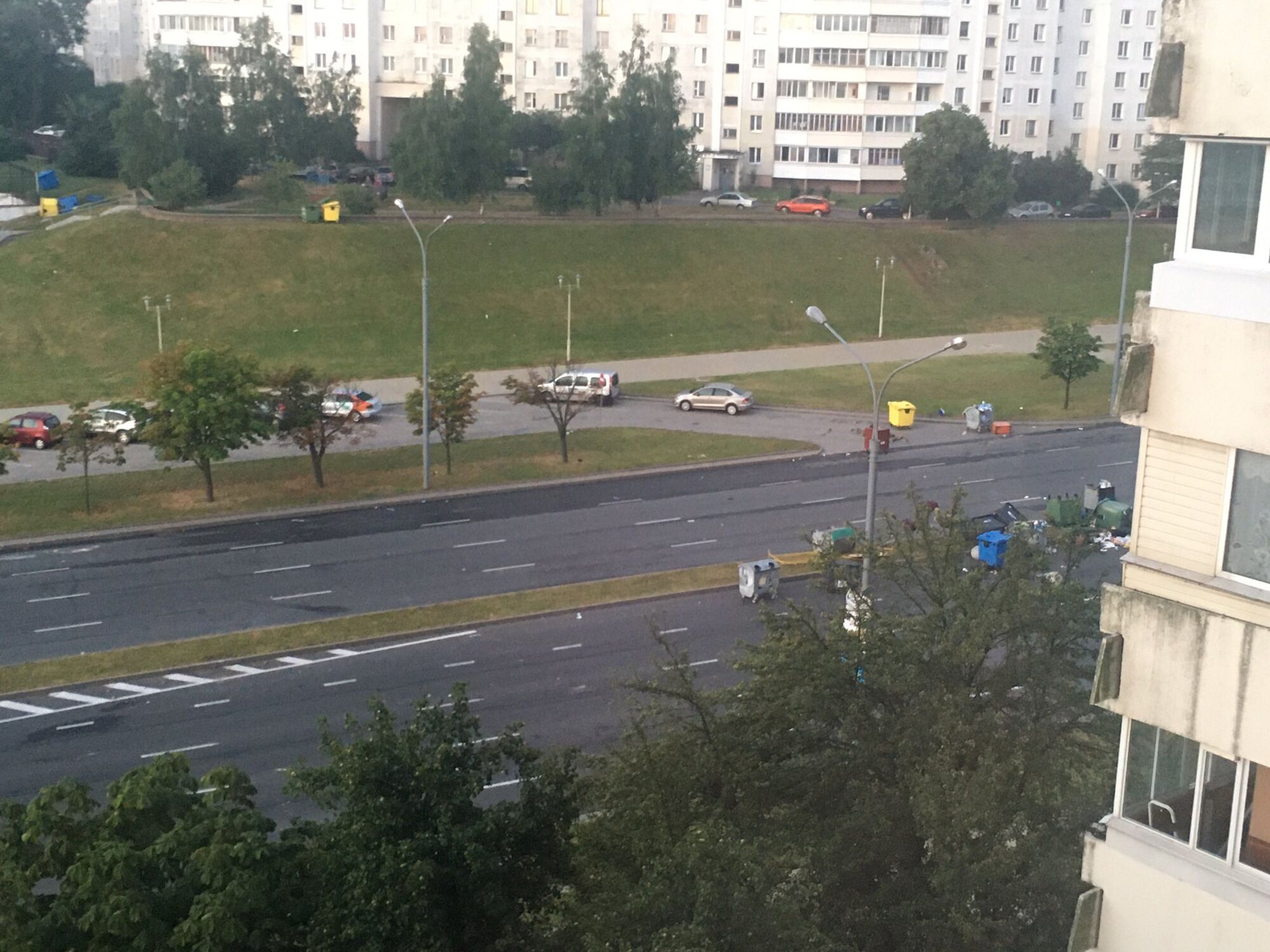 Утро в Минске после ночных протестов.
