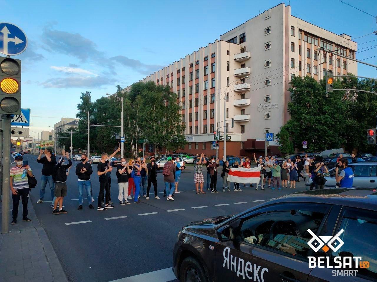 Активисты в Минске заблокировали движение.