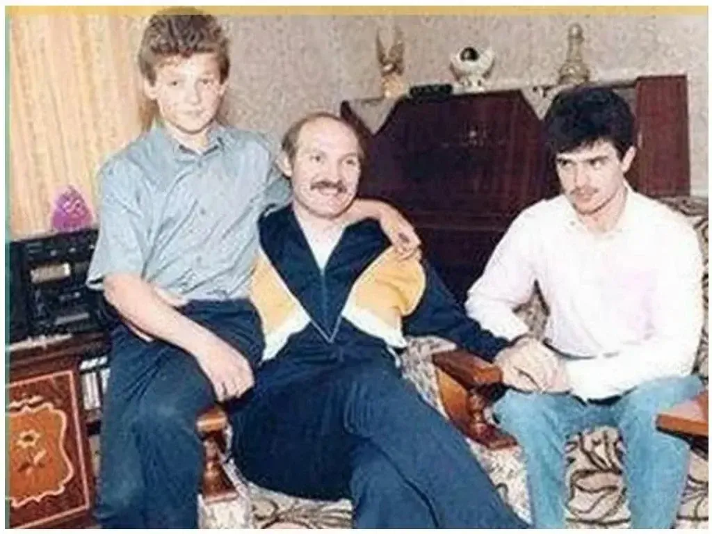 Лукашенко с сыновьями Виктором и Дмитрием