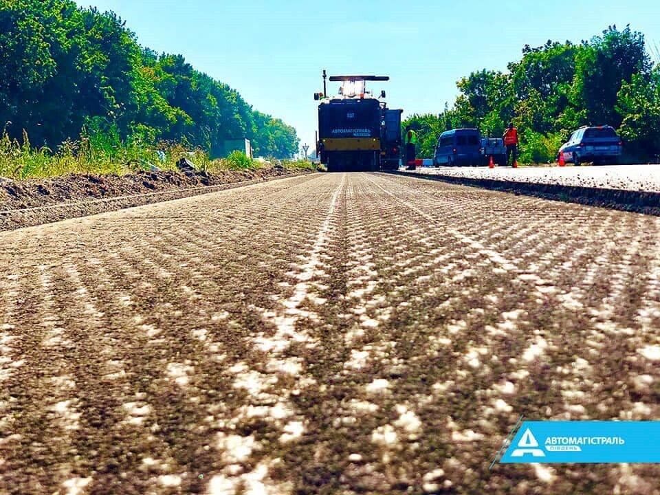 Стартовал ремонт самой "убитой" трассы от Днепра до Кривого Рога