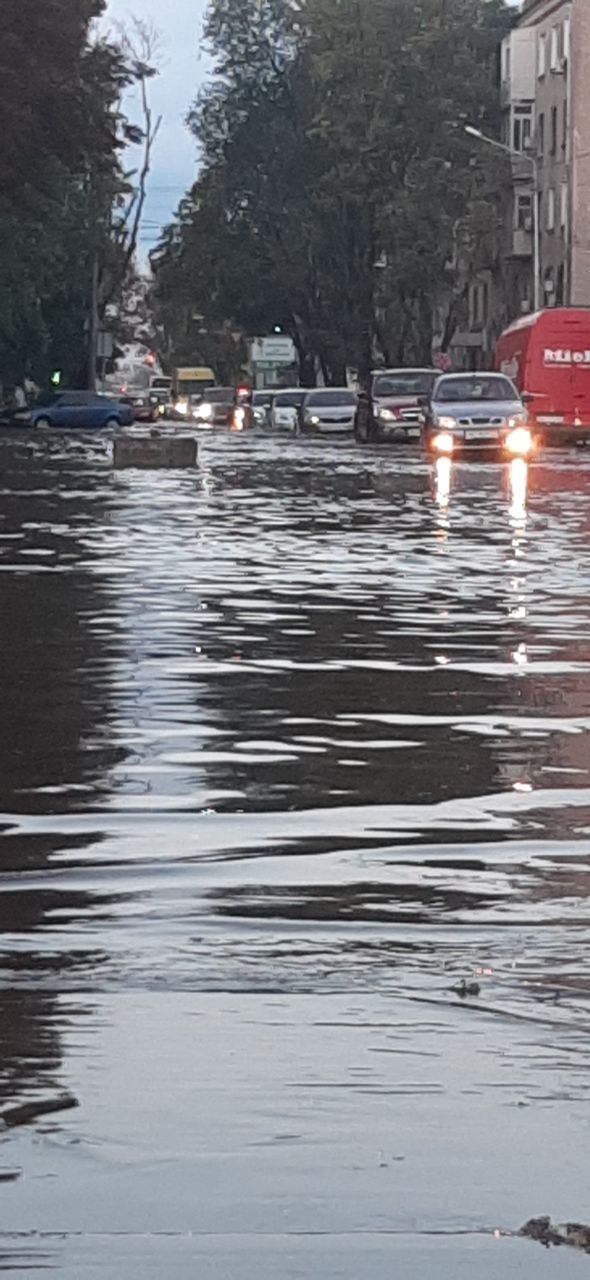Затоплені вулиці.