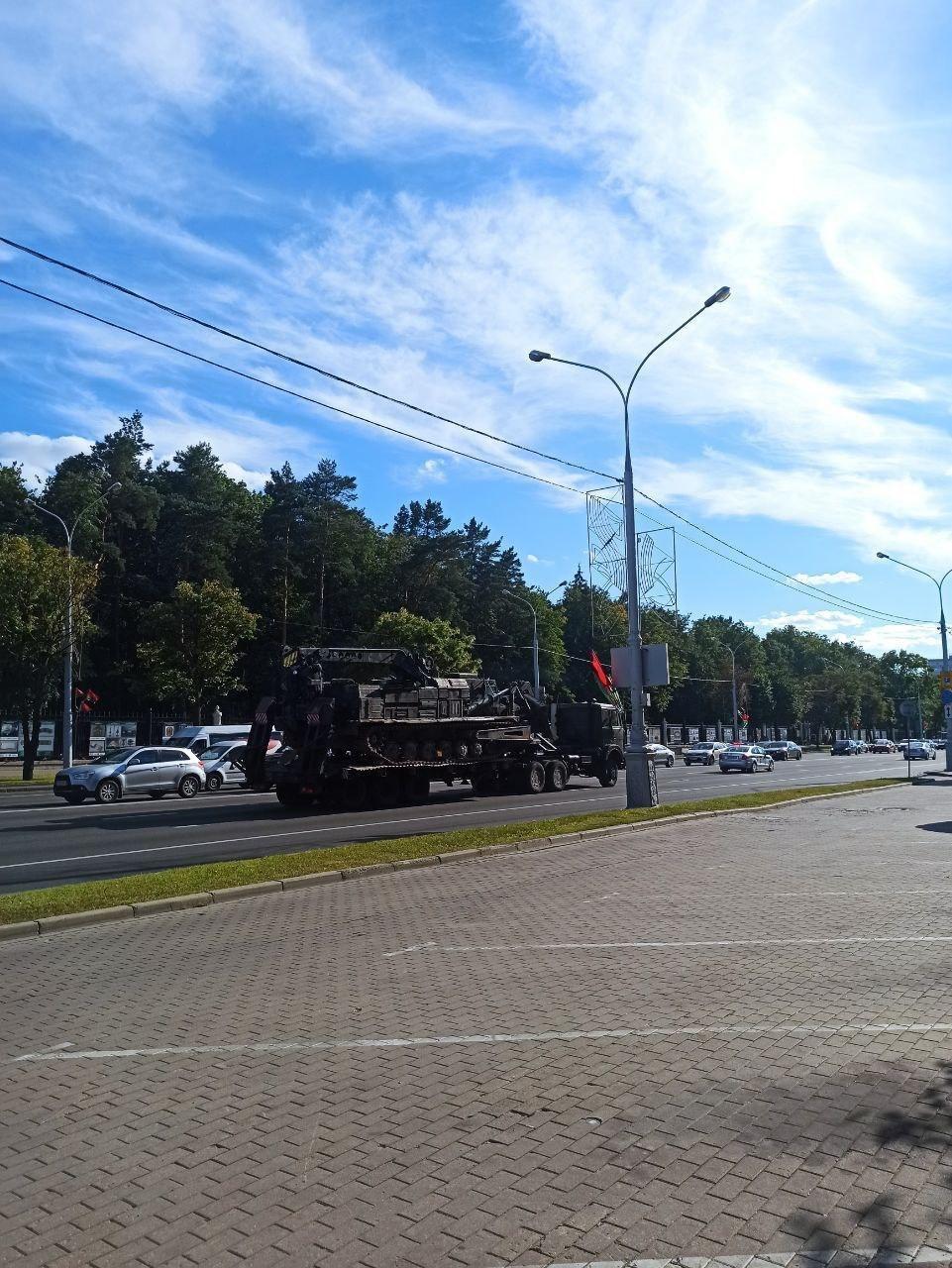 У Мінську помітили військову техніку.