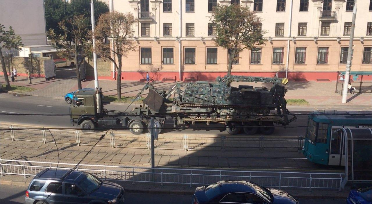 В Минске заметили военную технику.