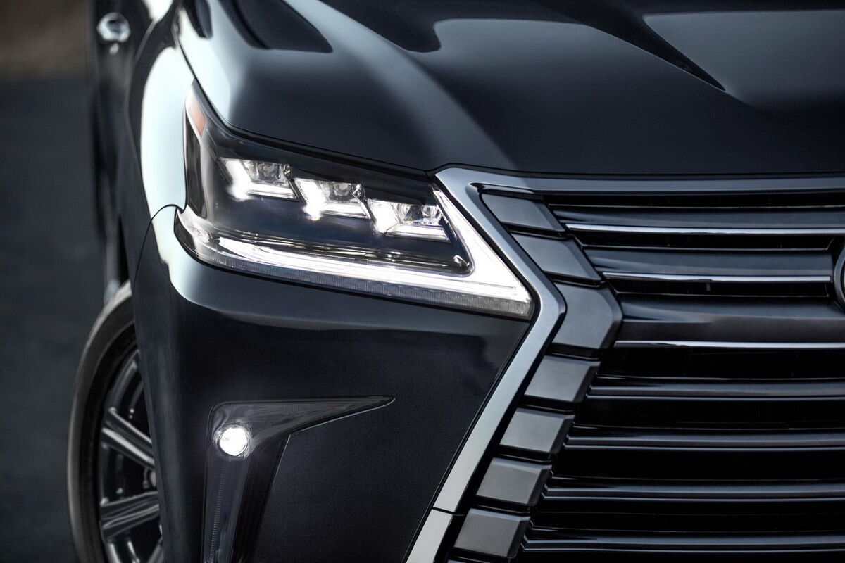 Lexus LX получил новую версию и обновленный спорт-пакет. Фото: