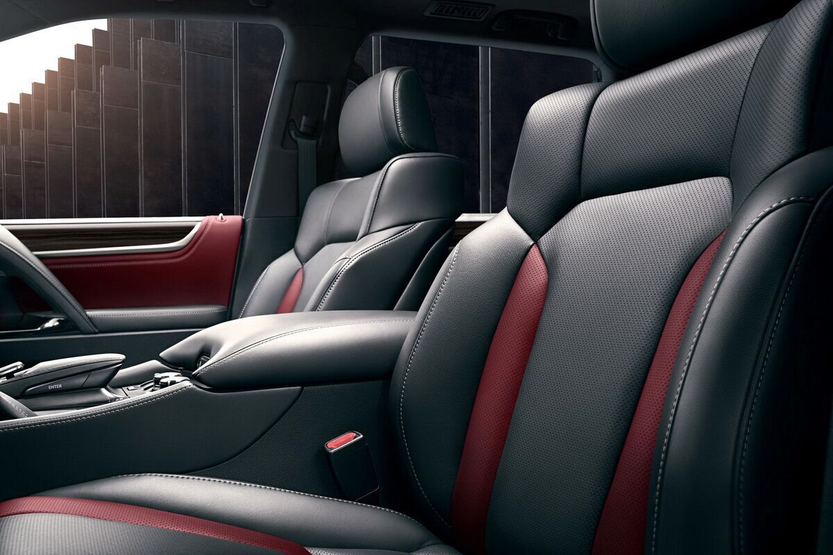 Lexus LX отримав нову версію і оновлений спорт-пакет. фото: