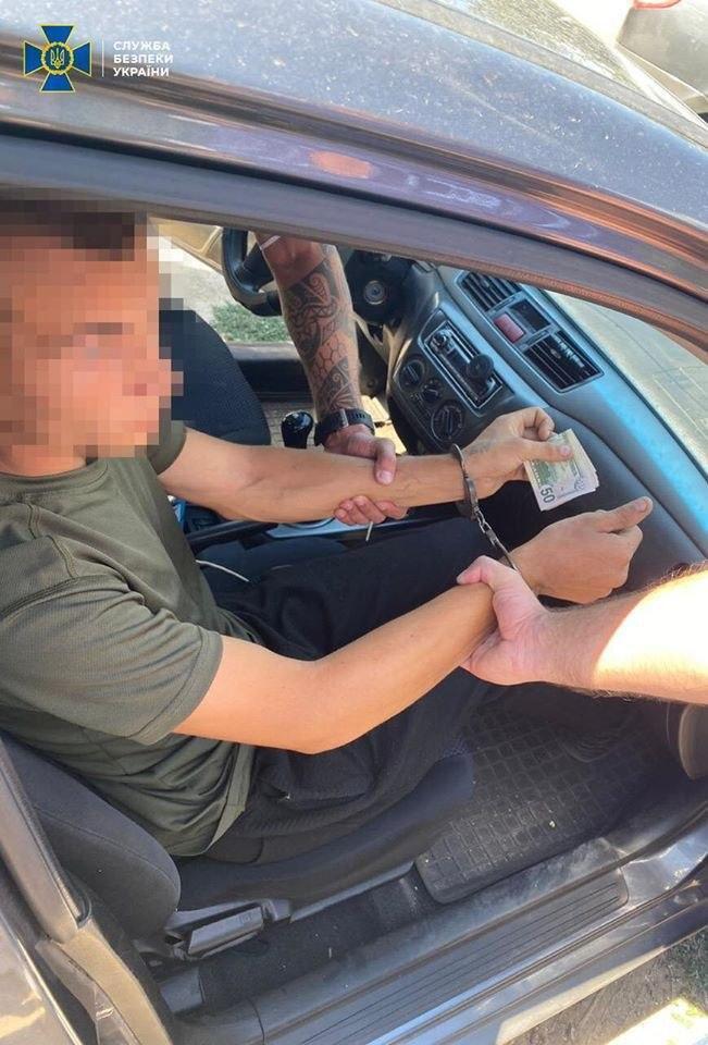 СБУ на Одещині спіймала прикордонників на сприянні контрабанді цигарок