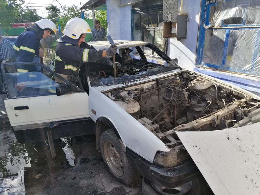 Трирічна дівчинка спалила Mazda, граючи з сірниками в авто