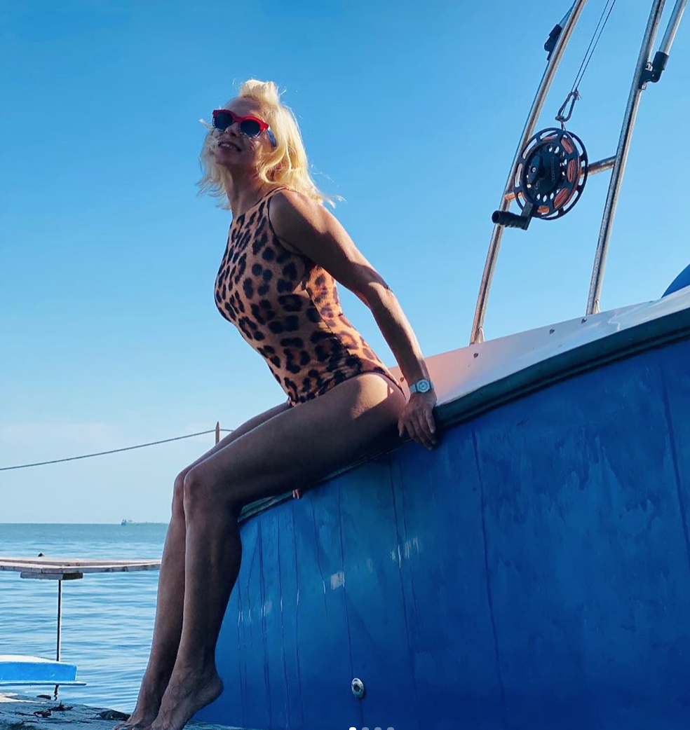 Алене Свиридовой – 58: как она выглядит в бикини. Откровенные фото