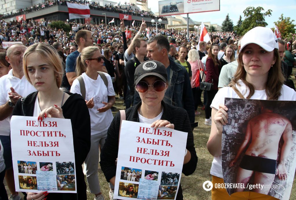 У Мінську поховали вбитого Тарайковського, попрощатися з активістом прийшли сотні білорусів