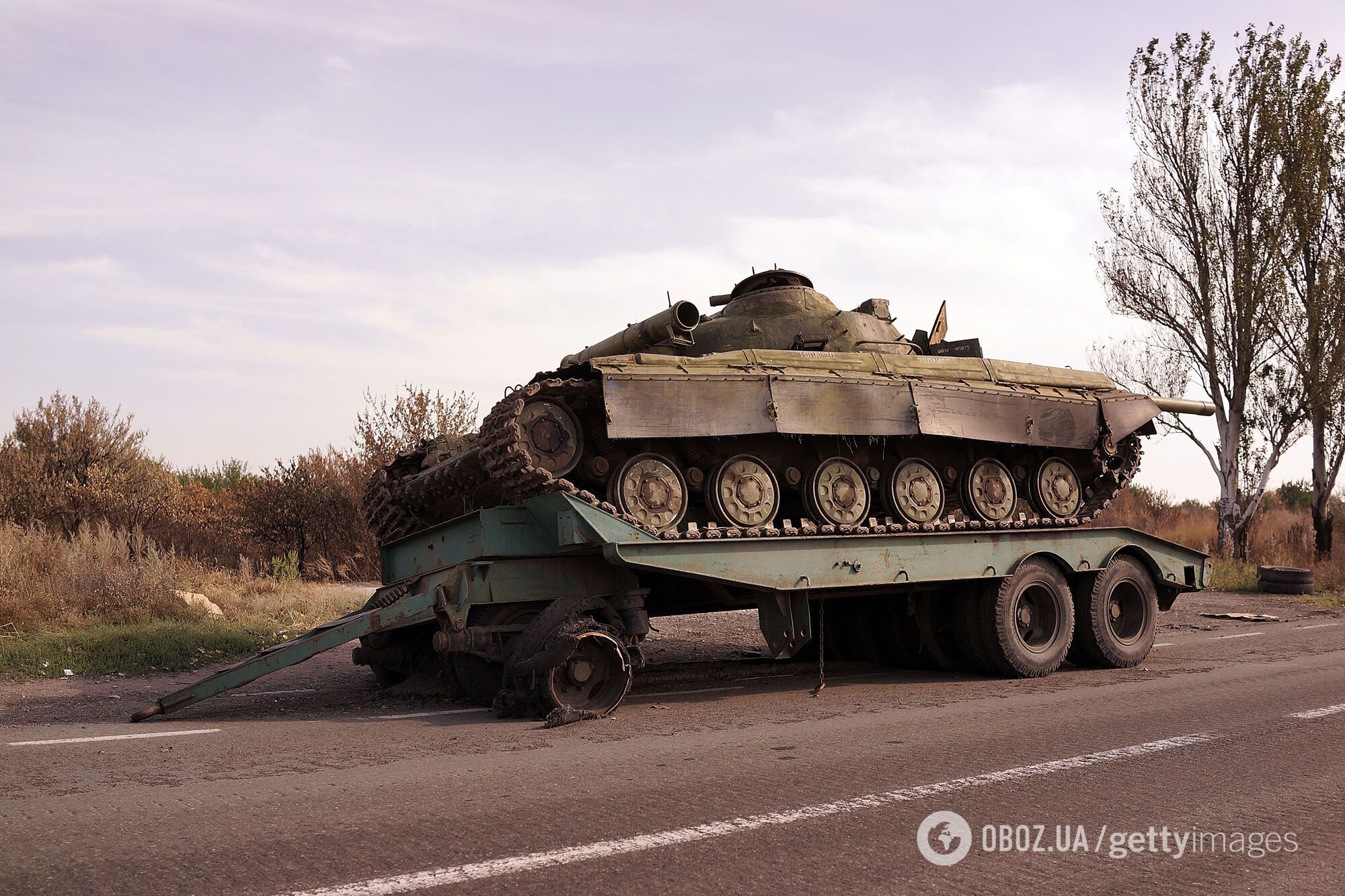 По официальным данным украинская сторона во время боев за Иловайск потеряла 125 единиц техники. Погибло 366 бойцов, ранены 429 человек, в плен попало 300 военнослужащих