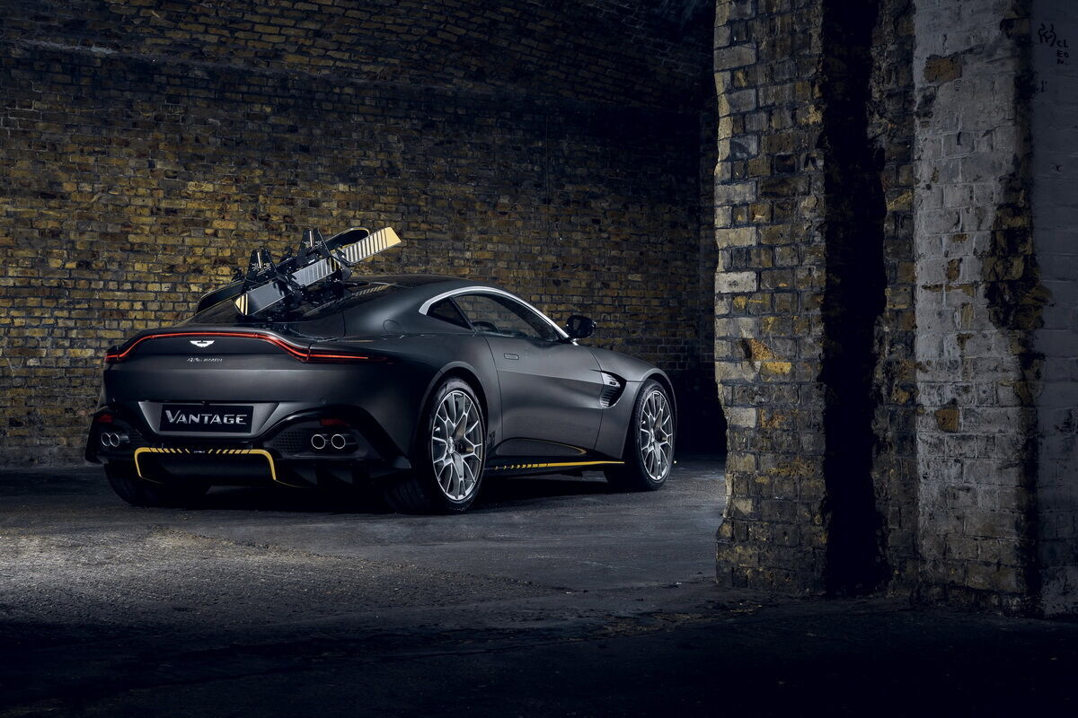 Aston Martin випустить "шпигунські" версії спорткарів. Фото: