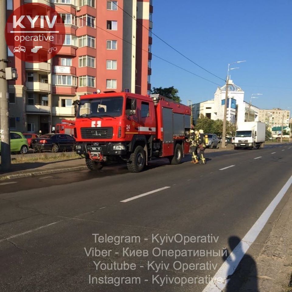 У Києві загорілась квартира в багатоповерхівці