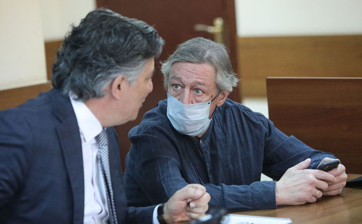 Михаил Ефремов и его адвокат Эльман Пашаев