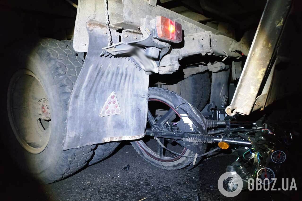 На Винниччине в результате столкновения с грузовиком погиб 14-летний мотоциклист
