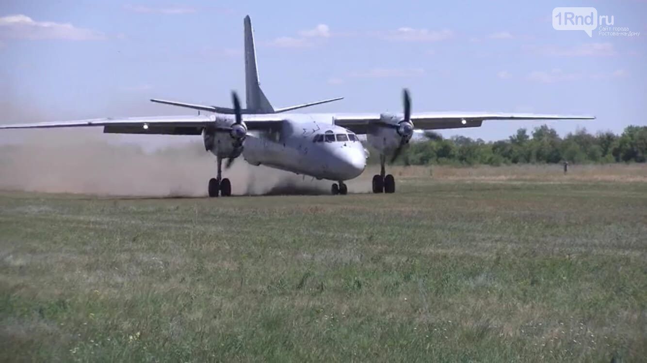 Ан-26 совершил посадку на полевой аэродром в Ростовской области