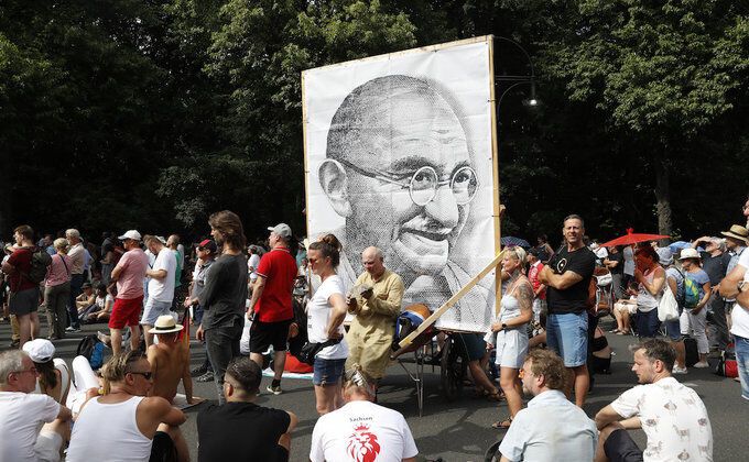 Протест проти коронавірусу в Берліні