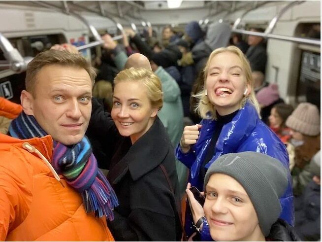 Фото Навального, которое опубликовал на своей странице писатель.