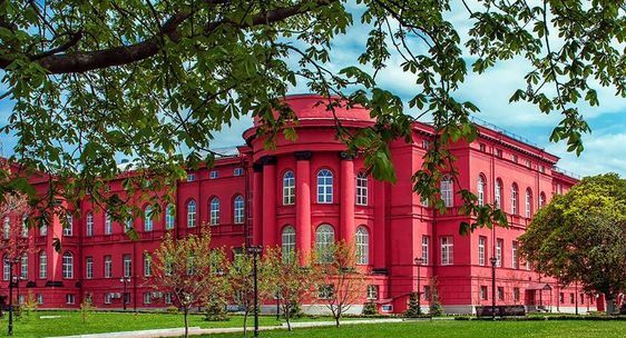 Червоний корпус Київського національного університету імені Тараса Шевченка після відновлення