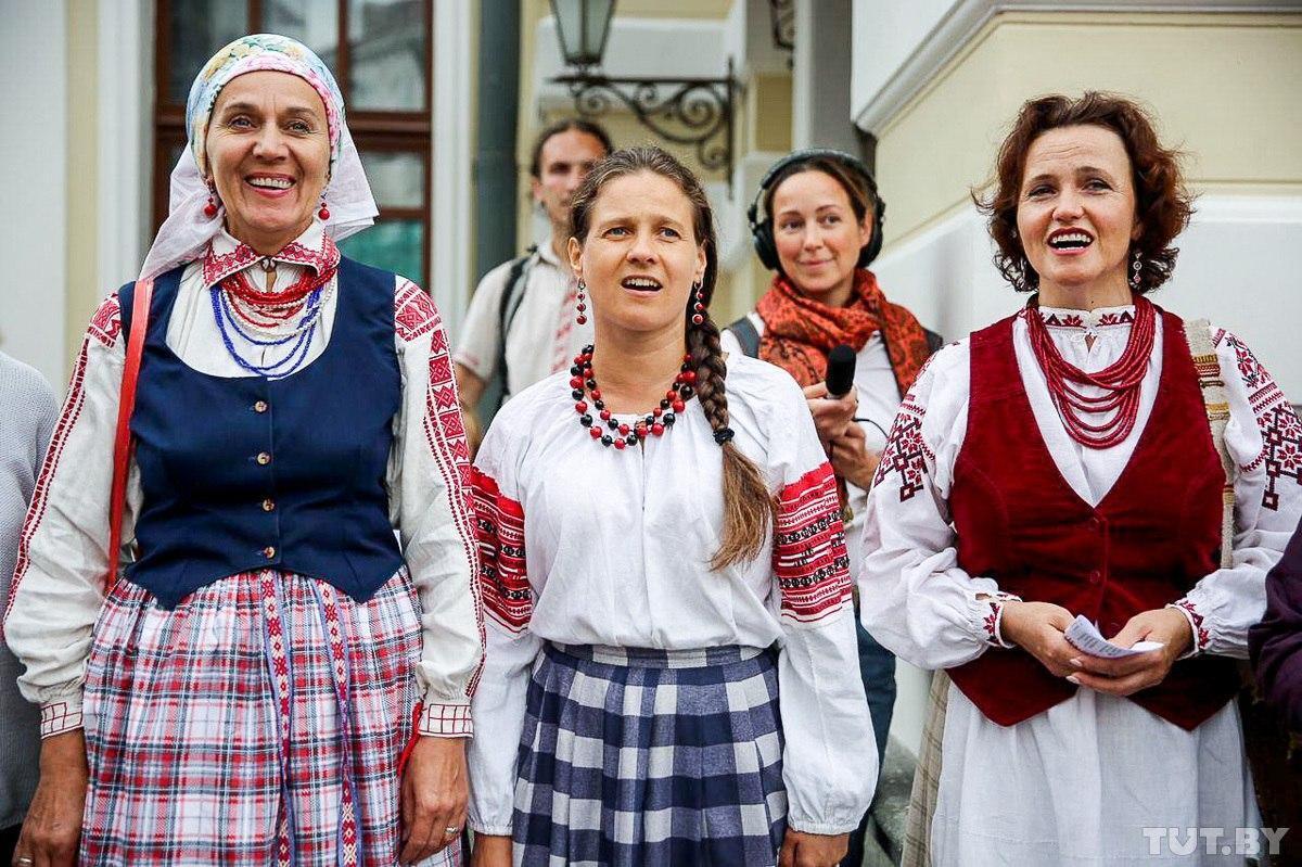 Білоруски співають національні пісні