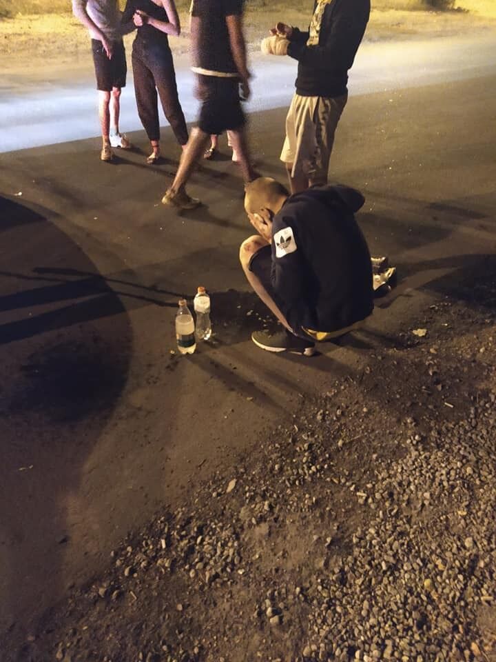 В Днепре подростки на скутере столкнулись с авто. Фото очевидцев
