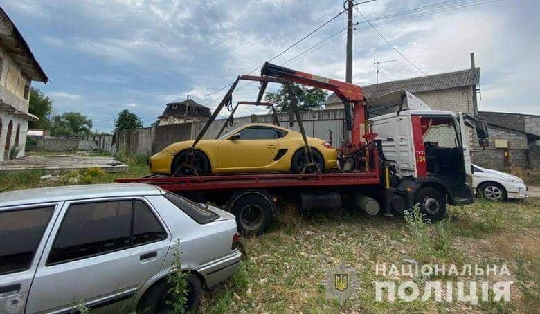 Зловмисник викликав евакуатор, щоб вкрасти Porsche.