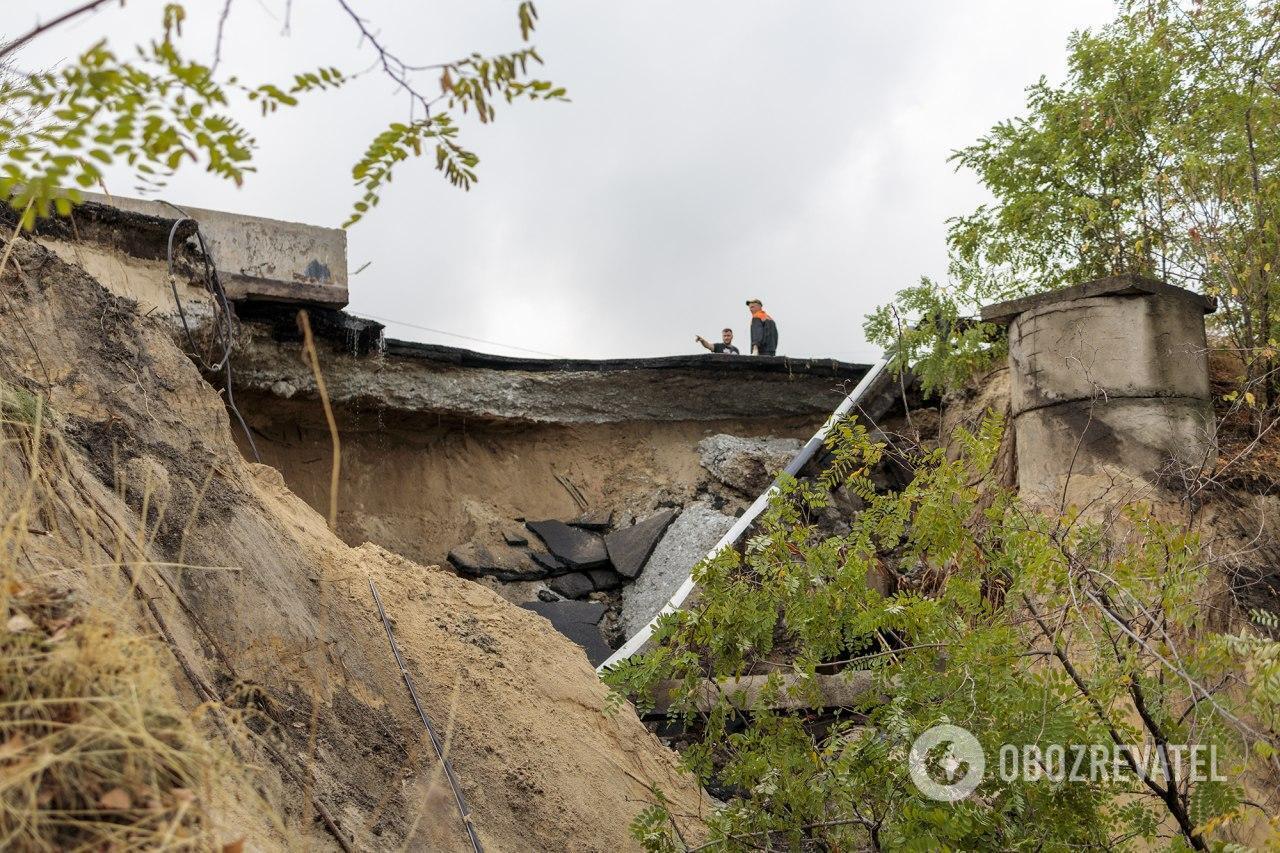 У Кам'янському міст через Дніпро не пережив дощу і обвалився